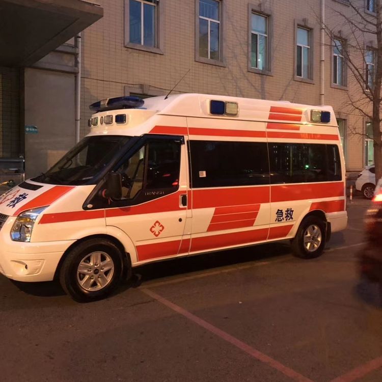 共和夜间租赁救护车护送病人转院：安全转运的 8 大核心注意事项